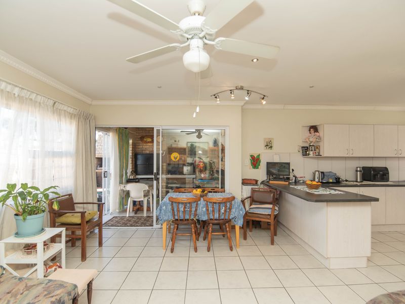 Lavendula – Neat & Secure Townhouse with Double Garage - Photo 7