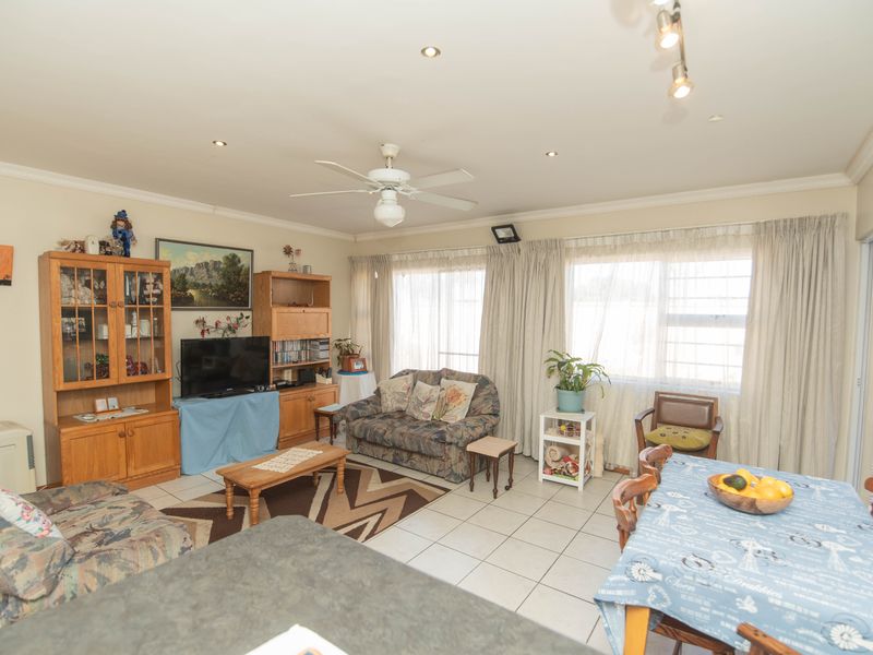 Lavendula – Neat & Secure Townhouse with Double Garage - Photo 5