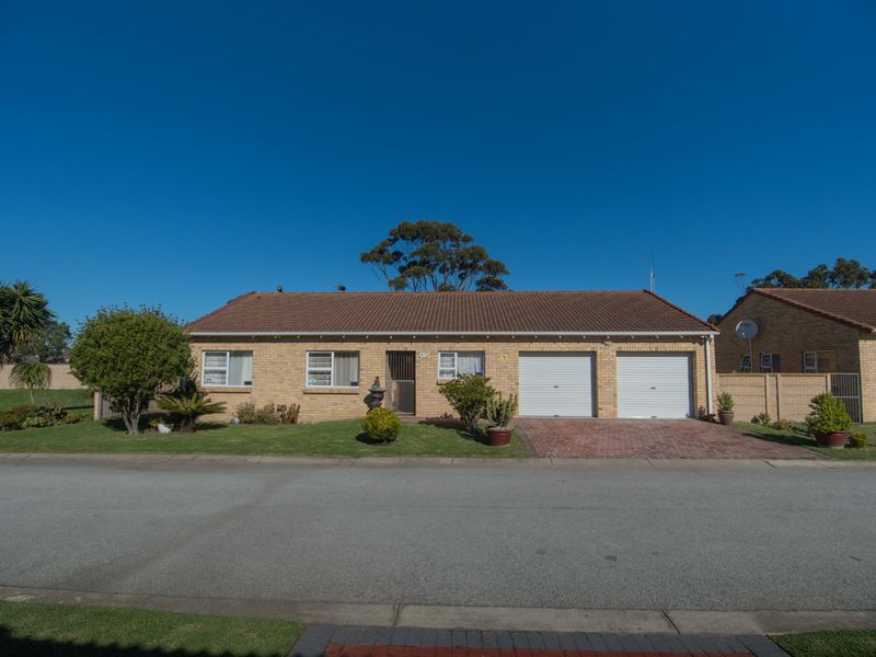 Lavendula – Neat & Secure Townhouse with Double Garage - Photo 2