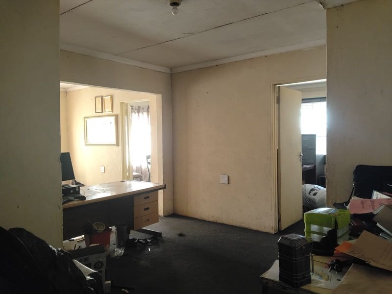 10 Bedroom house for sale with flatlets in Van Dyk Park - Photo 10