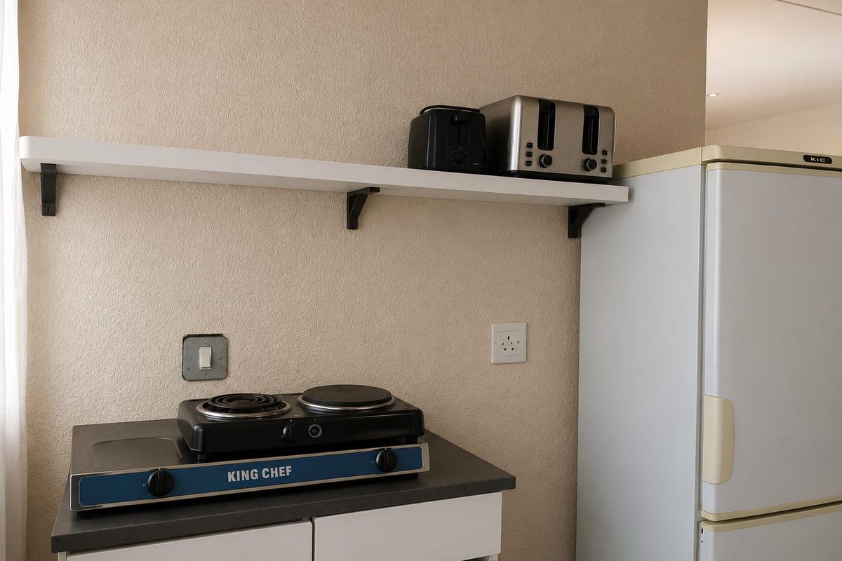 10 Bedroom house for sale with flatlets in Van Dyk Park - Photo 4