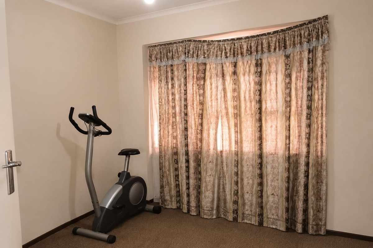 10 Bedroom house for sale with flatlets in Van Dyk Park - Photo 5