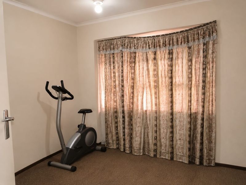 10 Bedroom house for sale with flatlets in Van Dyk Park - Photo 5
