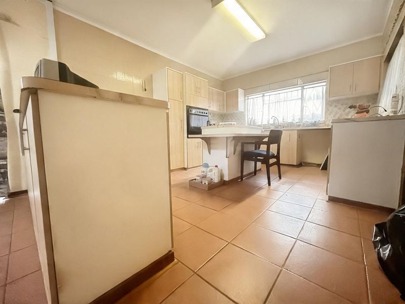 Beautiful Family Home in Brakpan - Photo 9