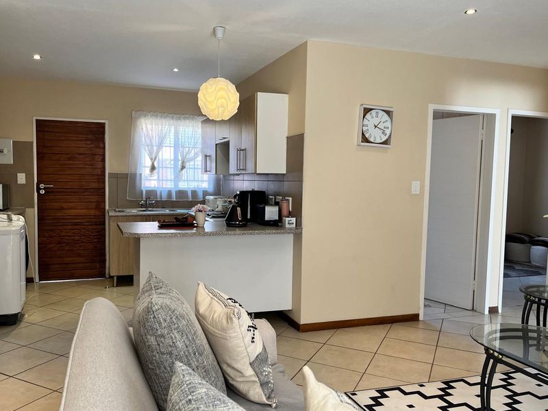 2 Bed 1 Bath Ground Unit - Investors! - Photo 10
