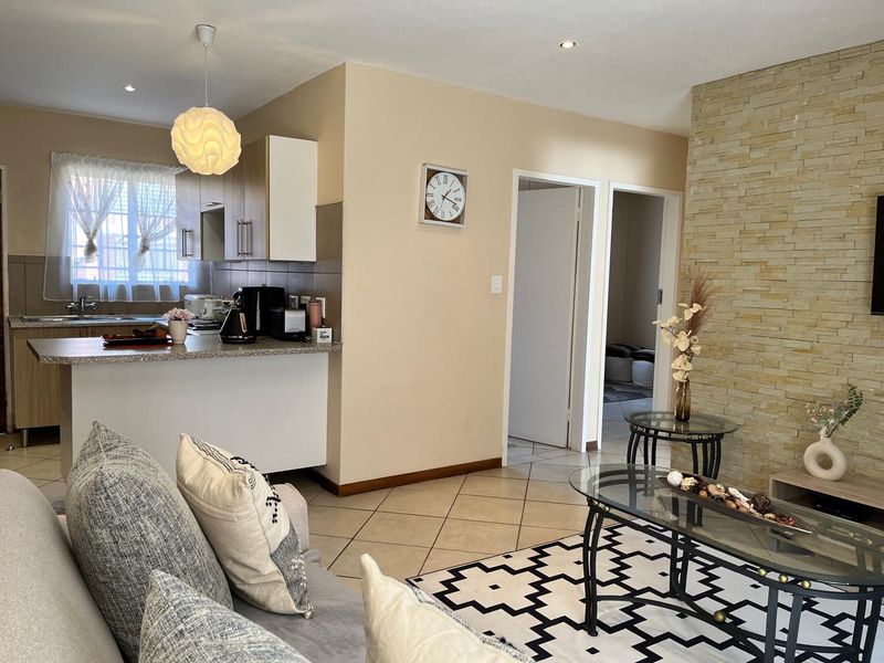 2 Bed 1 Bath Ground Unit - Investors! - Photo 9
