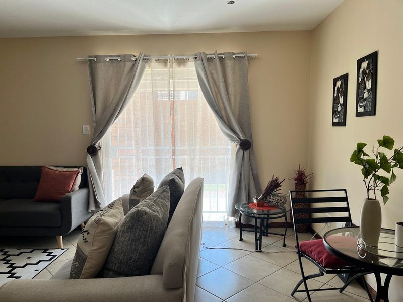 2 Bed 1 Bath Ground Unit - Investors! - Photo 8