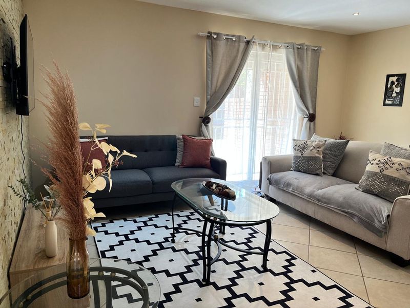 2 Bed 1 Bath Ground Unit - Investors! - Photo 6