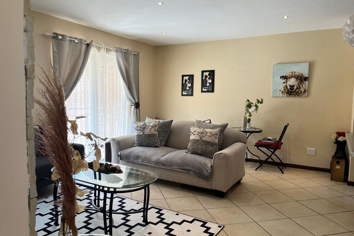 2 Bed 1 Bath Ground Unit - Investors! - Photo 4