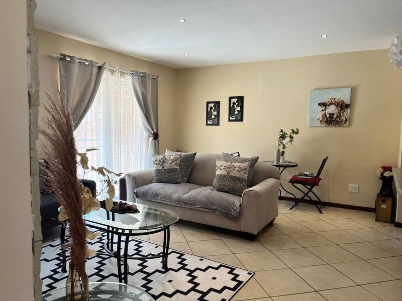 2 Bed 1 Bath Ground Unit - Investors! - Photo 4