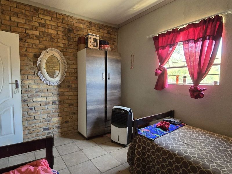 Smallholding in Lewzene Estate Cullinan - Monthly Rental Income R31 500.00! - Photo 7
