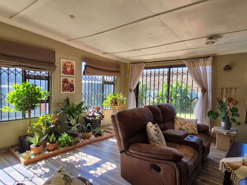Casseldale Family Home - Photo 8