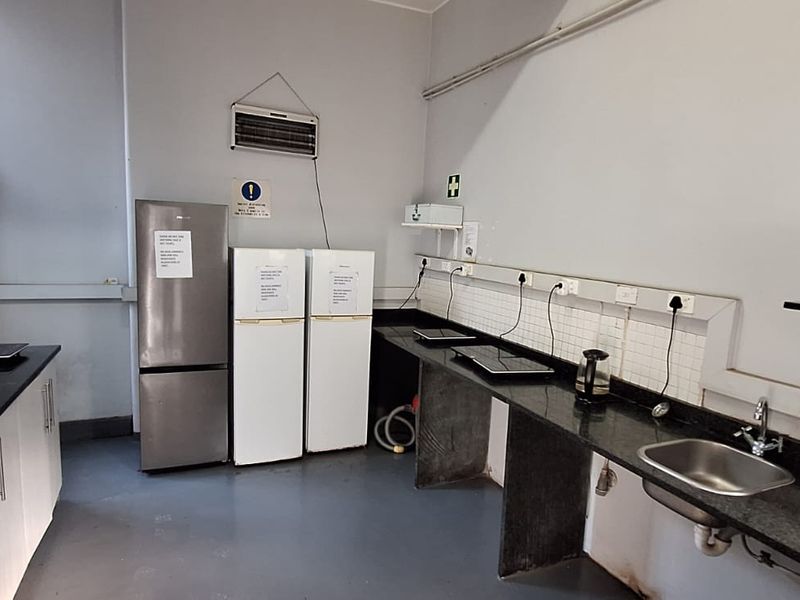 CALLING ALL INVESTORS : ESTABLISHED STUDENT ACCOMMODATION FULLY ACCREDITED WITH NSFAS - Photo 2