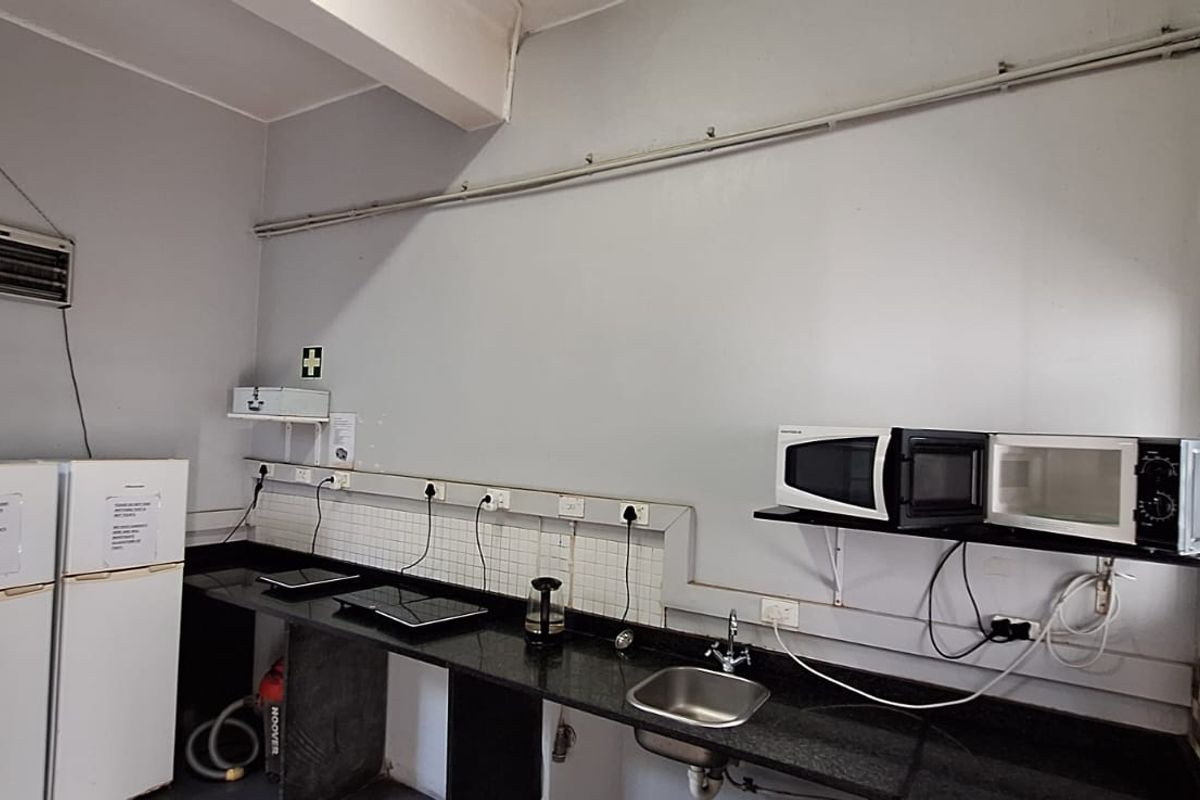 CALLING ALL INVESTORS : ESTABLISHED STUDENT ACCOMMODATION FULLY ACCREDITED WITH NSFAS - Photo 3