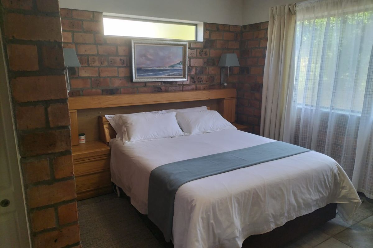 Elegant Family Home Offering Space, Comfort and Effortless Entertaining - Photo 2
