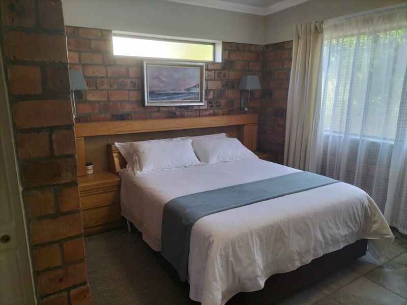 Elegant Family Home Offering Space, Comfort and Effortless Entertaining - Photo 2