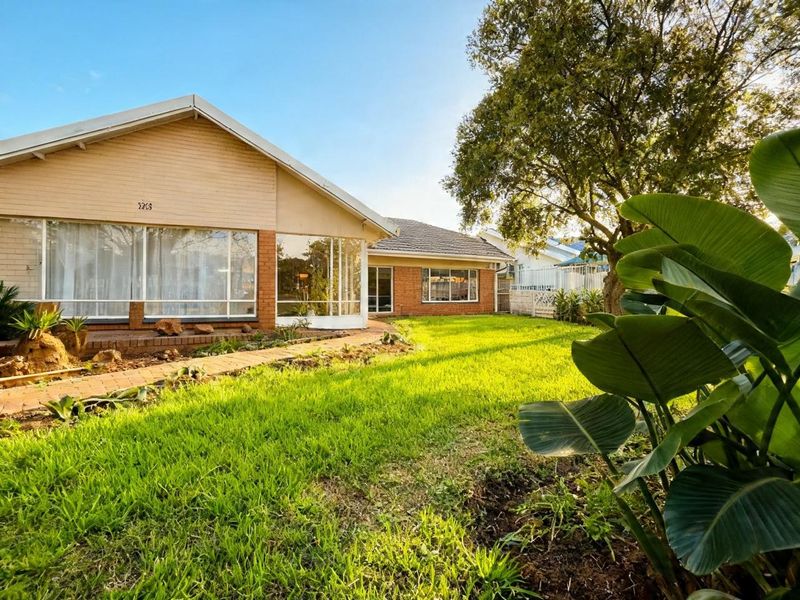 Beautiful Family Home in Brenthurst - Photo 1