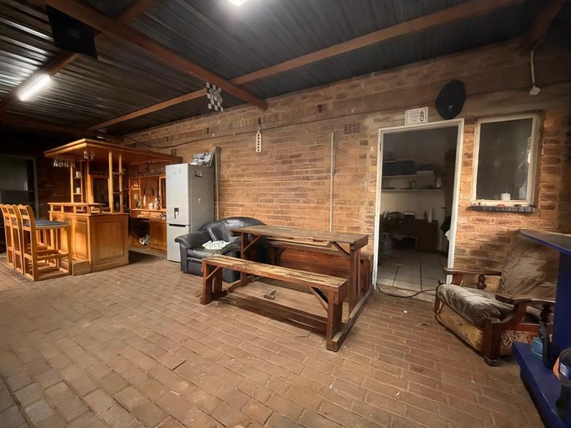 Beautiful Family Home in Brenthurst - Photo 7