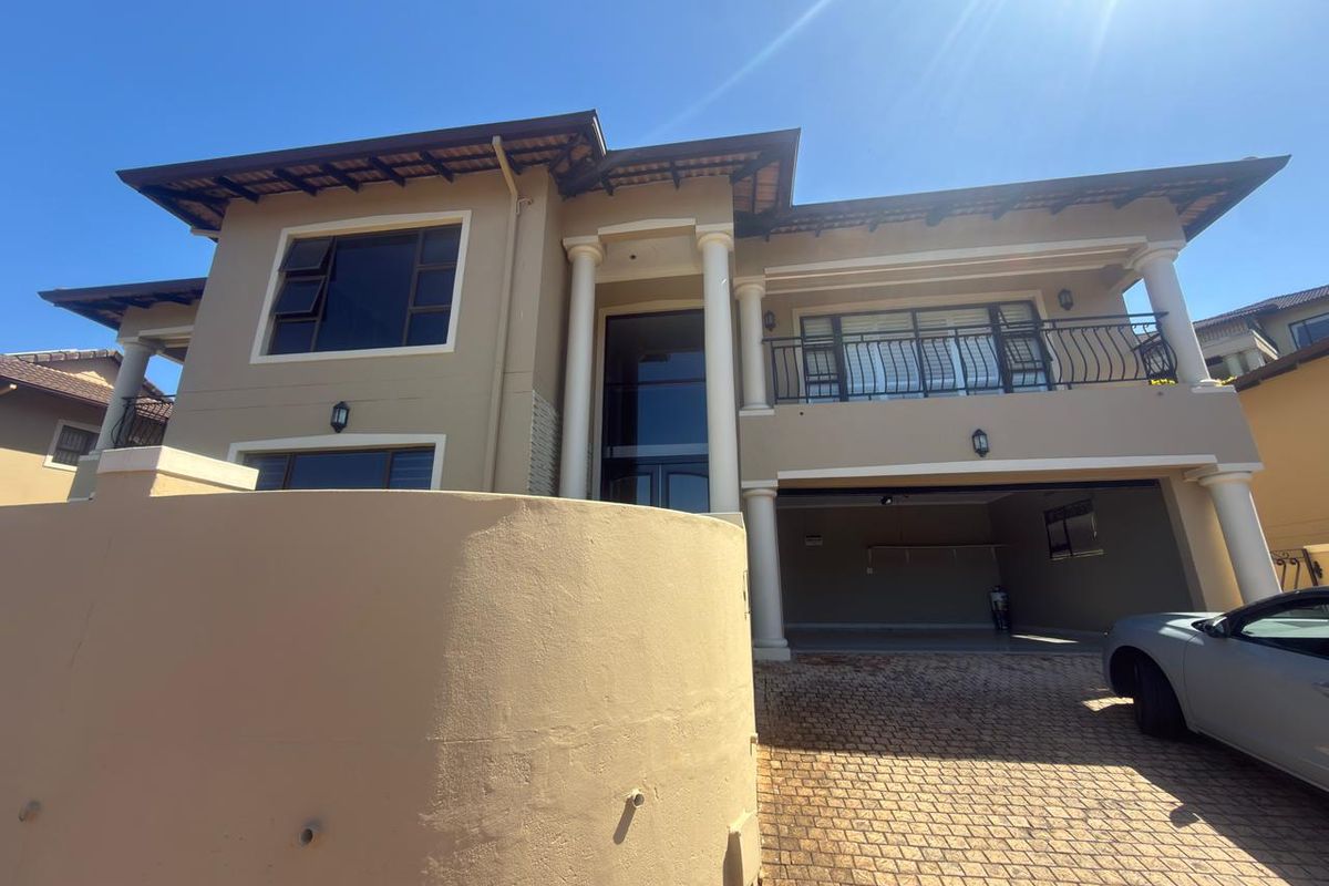 4 bedroom townhouse in La Lucia - Photo 3