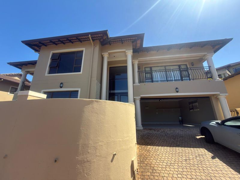 4 bedroom townhouse in La Lucia - Photo 3