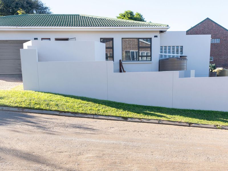 Coastal Comfort in the Heart of Stilbaai - Photo 1