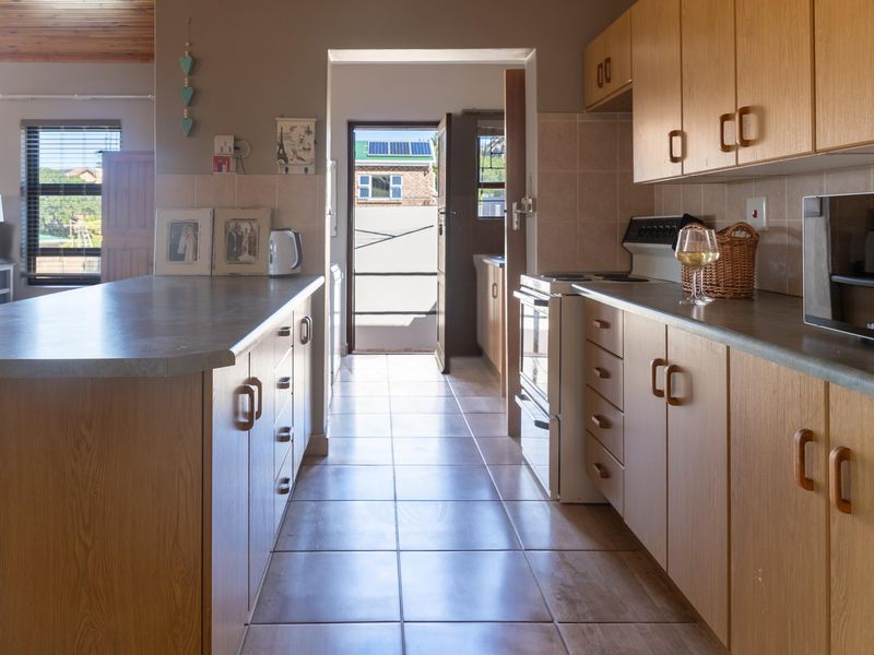 Coastal Comfort in the Heart of Stilbaai - Photo 9