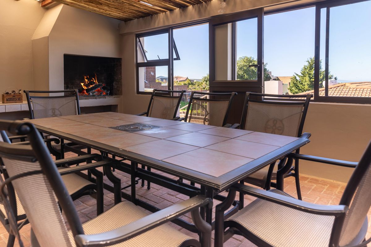 Coastal Comfort in the Heart of Stilbaai - Photo 5