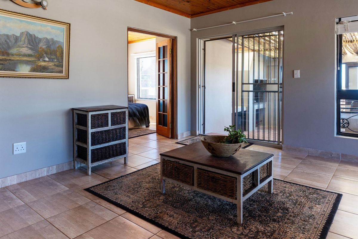 Coastal Comfort in the Heart of Stilbaai - Photo 4