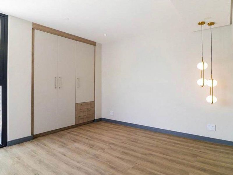 3 Bedroom 3 bathroom Townhouse for SALE in Bryanston - Photo 6