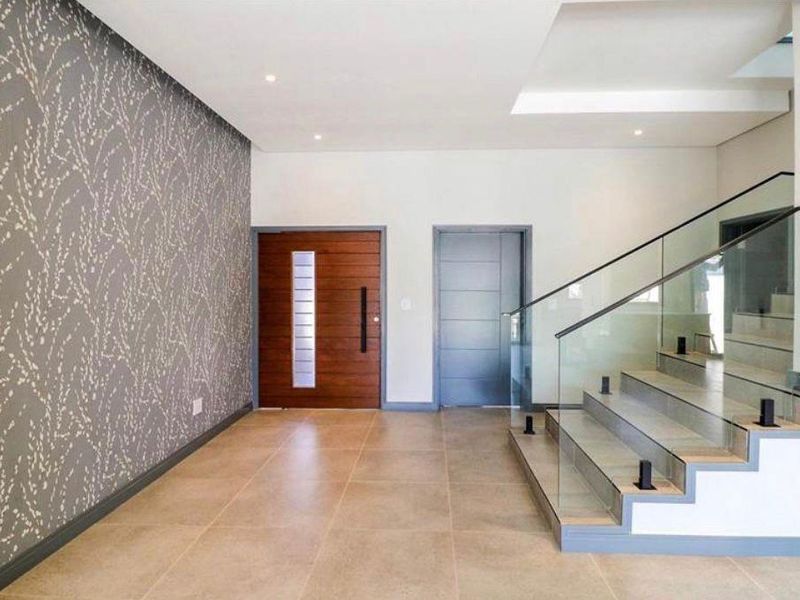 3 Bedroom 3 bathroom Townhouse for SALE in Bryanston - Photo 2
