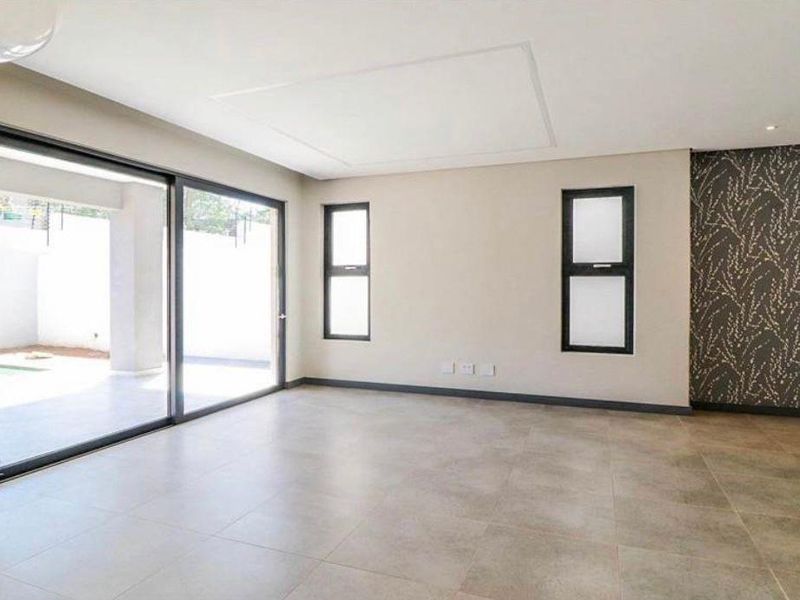 3 Bedroom 3 bathroom Townhouse for SALE in Bryanston - Photo 3