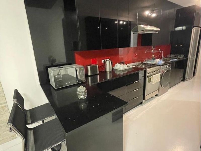 Tastefully refurbished 1 bedroom apartment for Sale in Umhlanga Ridge. - Photo 2