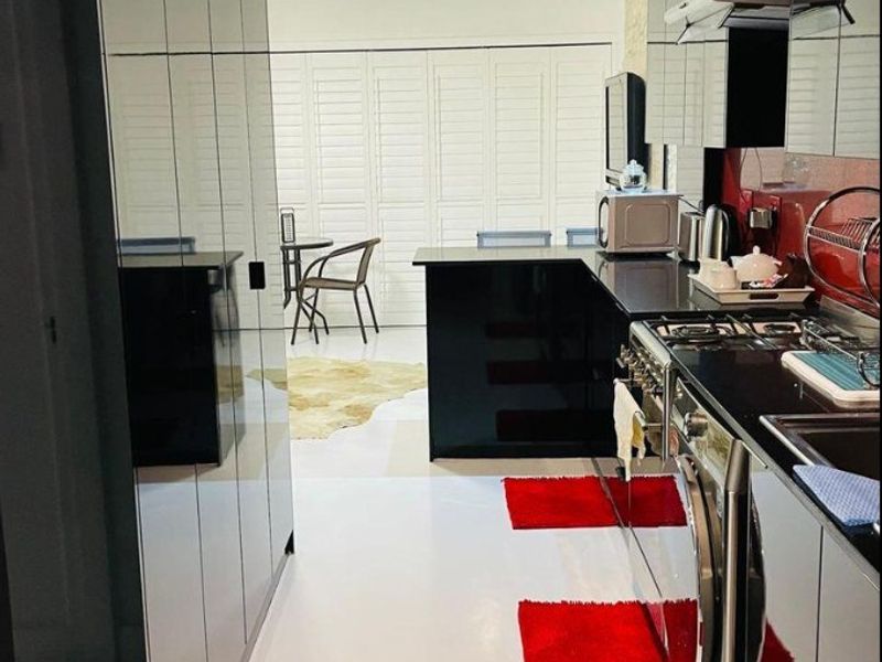 Tastefully refurbished 1 bedroom apartment for Sale in Umhlanga Ridge. - Photo 4