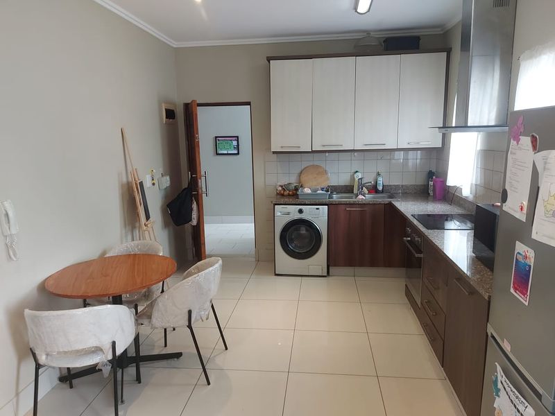 Modern 2-Bedroom Apartment | Umhlanga Ridge - Photo 1