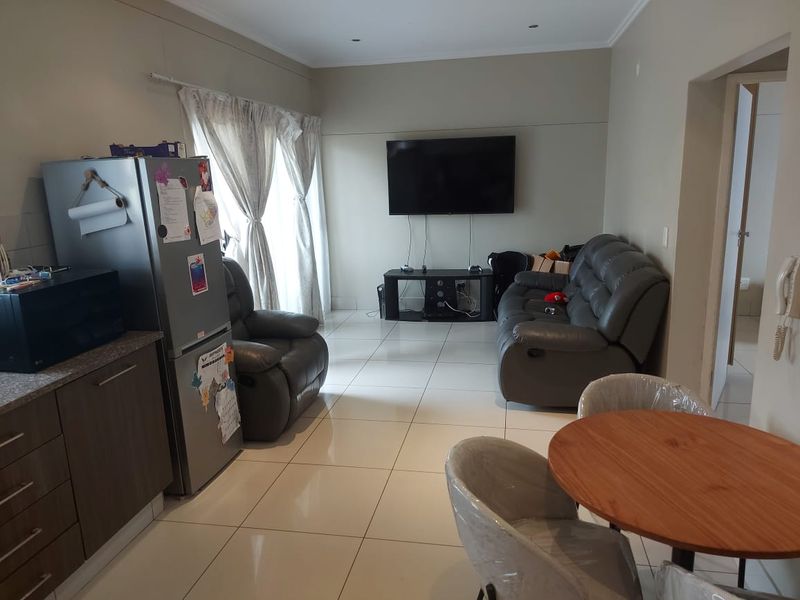 Modern 2-Bedroom Apartment | Umhlanga Ridge - Photo 3
