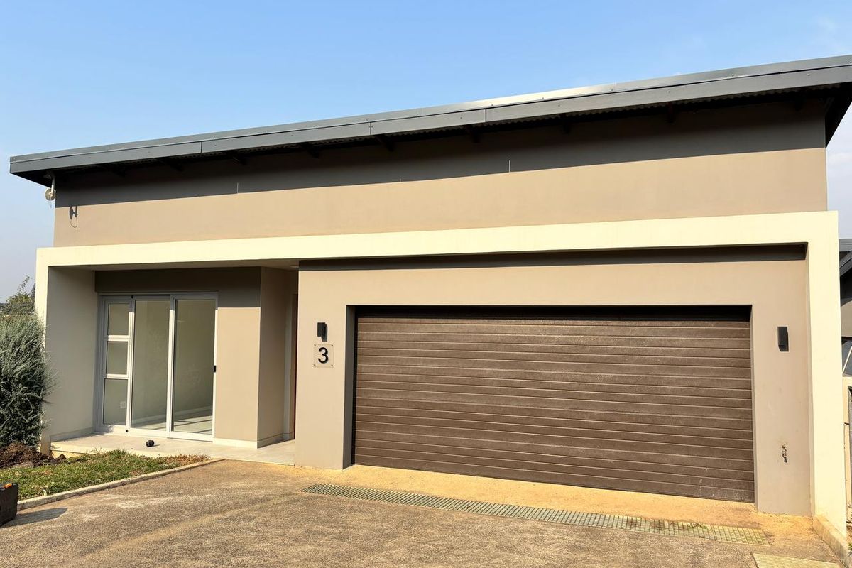 Spacious & Stylish 4-Bedroom Modern Home - Photo 2