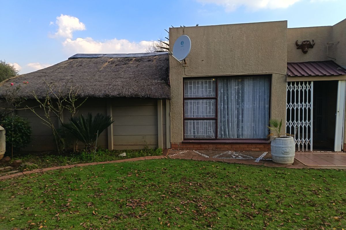 Prime family home with flatlet and pool - Photo 4