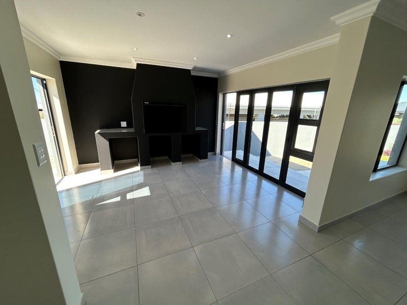 MODERN 3 BEDROOM HOUSE IN FOUNTAINS ESTATE - Photo 10