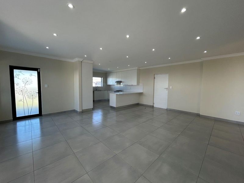 MODERN 3 BEDROOM HOUSE IN FOUNTAINS ESTATE - Photo 3
