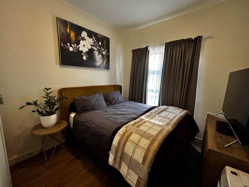 2 Bed Gem - lock up and Go - Photo 8