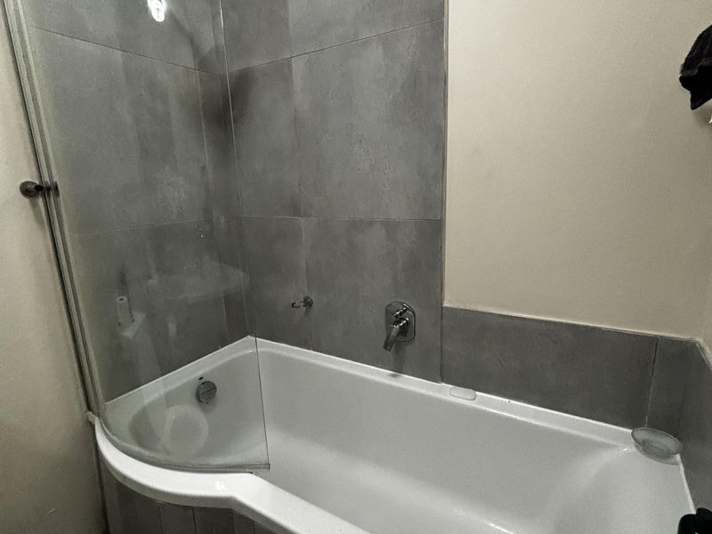 2 Bed Gem - lock up and Go - Photo 6