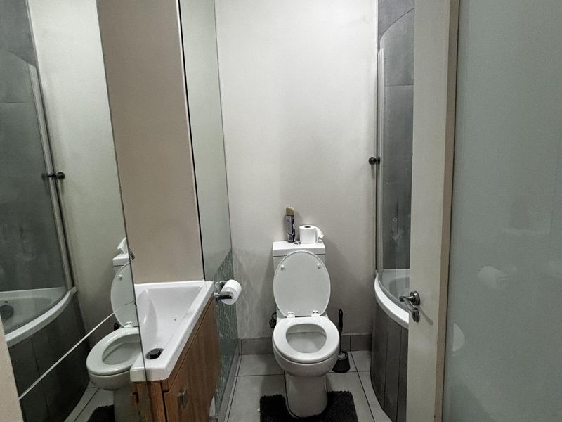 2 Bed Gem - lock up and Go - Photo 7