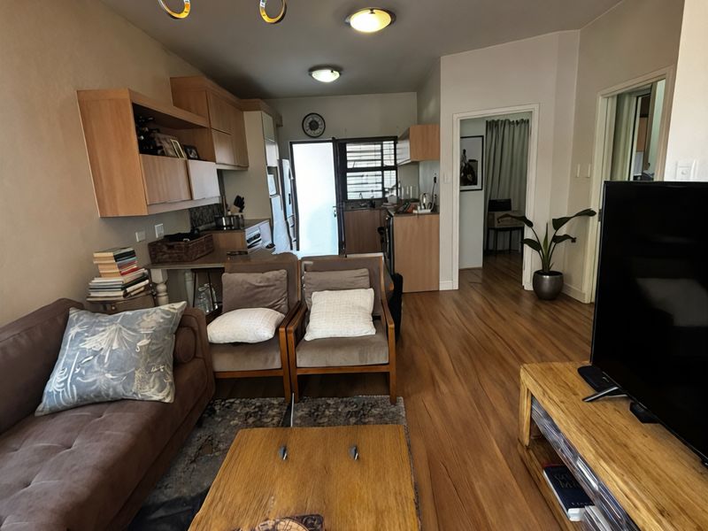 2 Bed Gem - lock up and Go - Photo 2