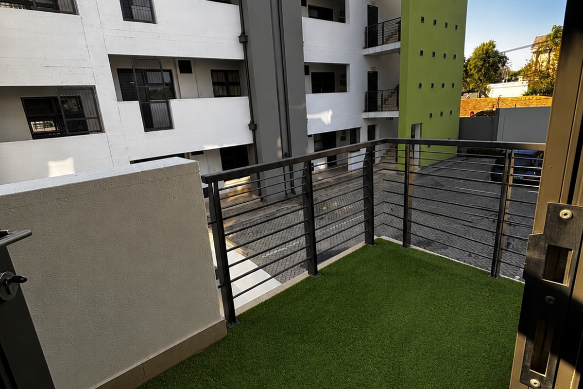 2 Bed Gem - lock up and Go - Photo 3