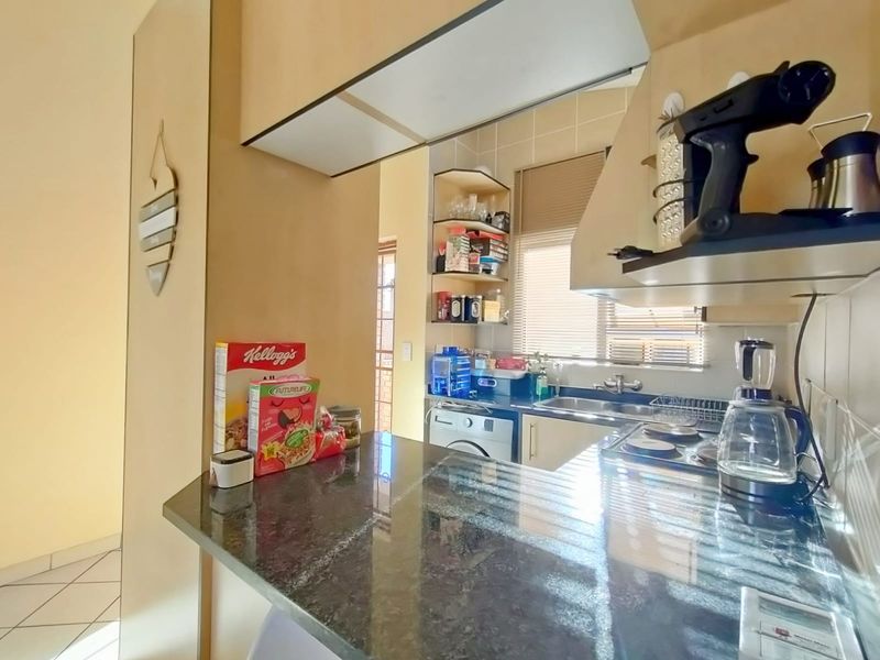 Lock-Up-and-Go Living with Uninterrupted Views!! - Photo 9