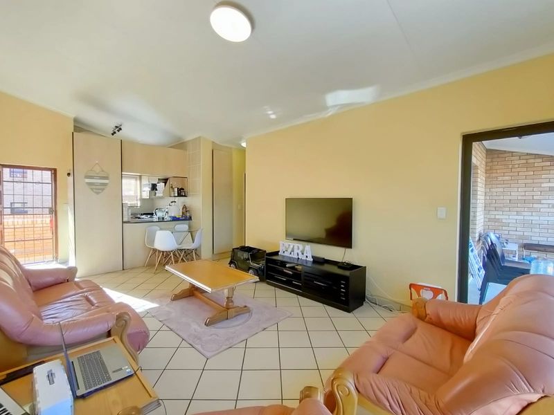 Lock-Up-and-Go Living with Uninterrupted Views!! - Photo 6
