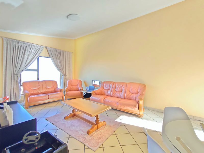 Lock-Up-and-Go Living with Uninterrupted Views!! - Photo 4