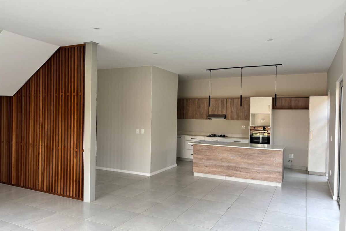 3-Bedroom Modern Home, Palm lakes - Photo 4