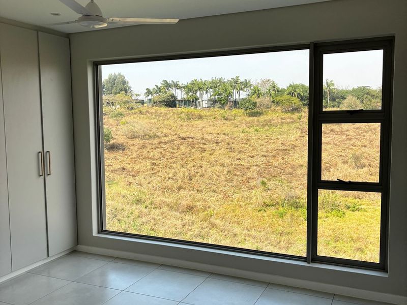 3-Bedroom Modern Home, Palm lakes - Photo 9