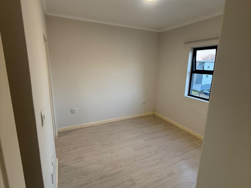 Modern 2-Bedroom, 2-Bathroom Apartment – Available - Photo 8